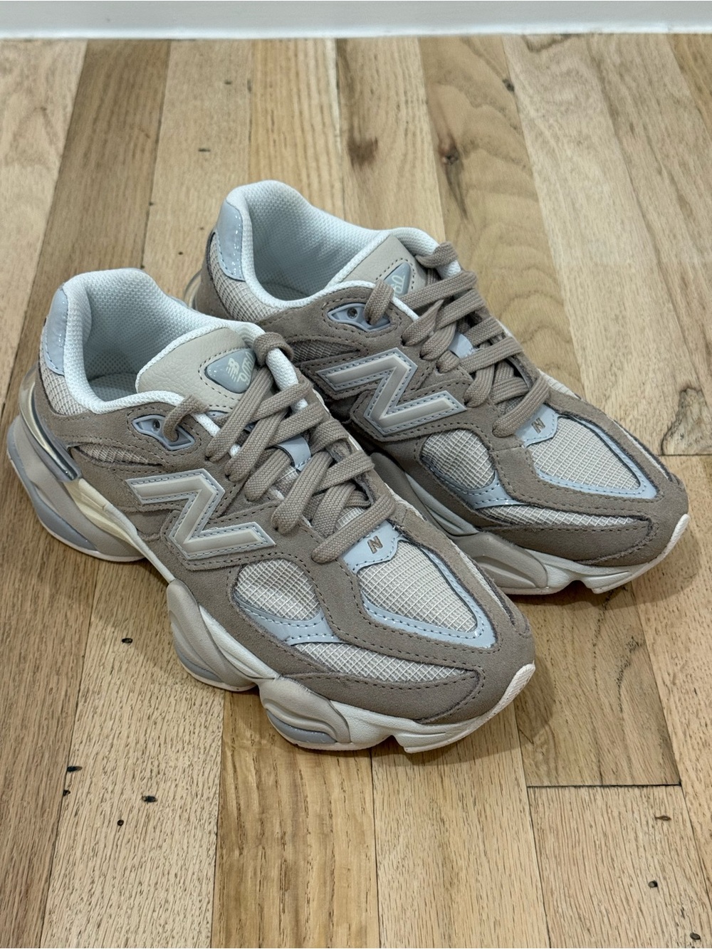 New Balance 9060 Sneakers Driftwood / Timberwolf - Picture 3 of 8